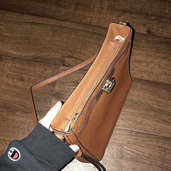 Michael Kors over the shoulder purse. - Picture 4 of 8